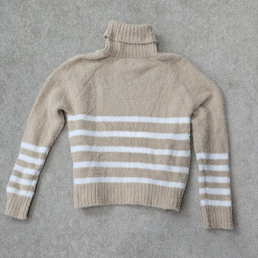 NWT Francesca's Harper Heritage Long Sleeve Turtleneck Top Size Small - Picture 4 of 5